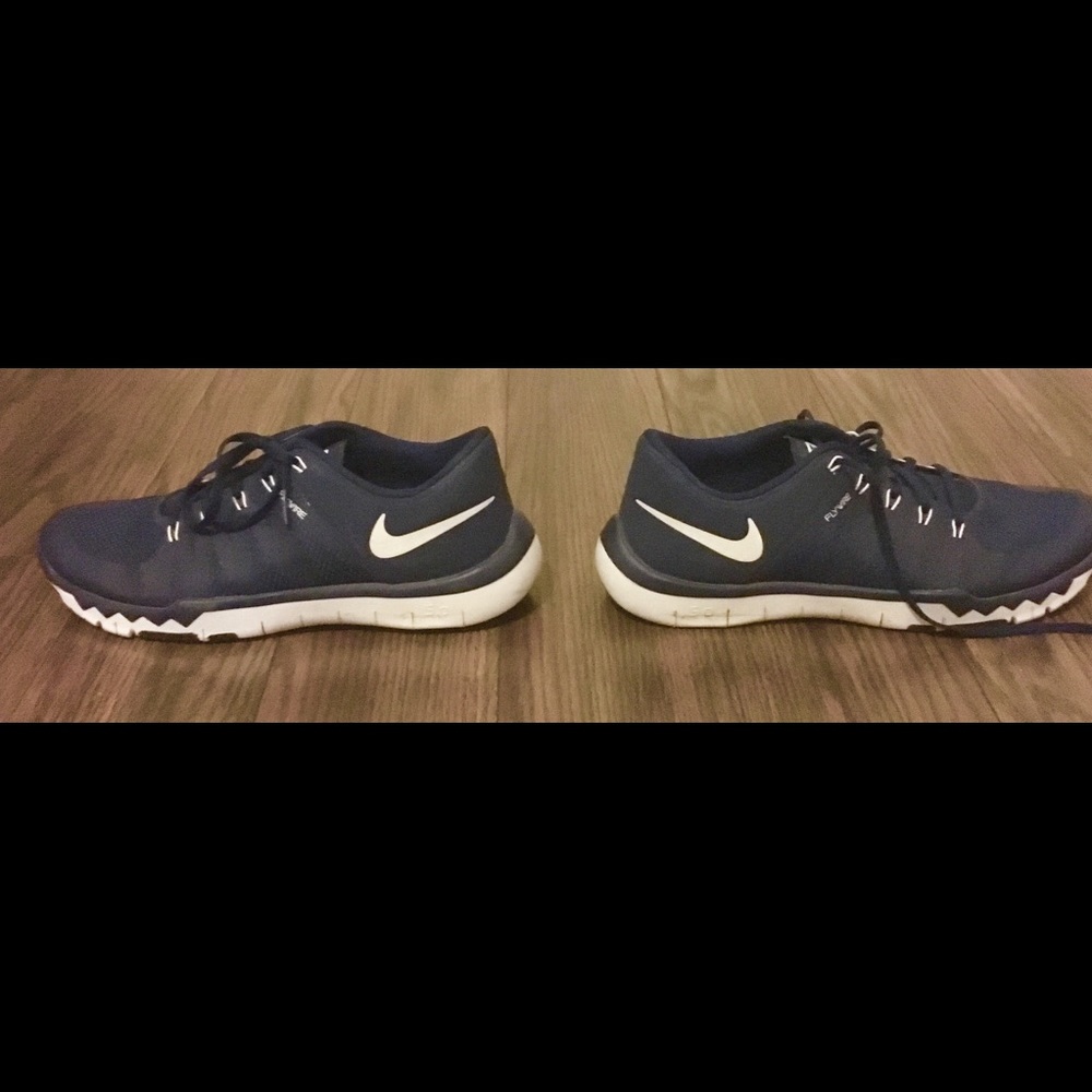 Nike Men’s Navy Flywire SportRunning Shoe Size 9.5